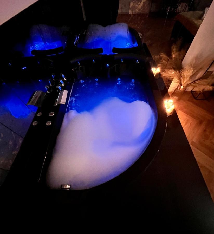 Old Town Jacuzzi - Wymeldowanie Do 13 Appartement